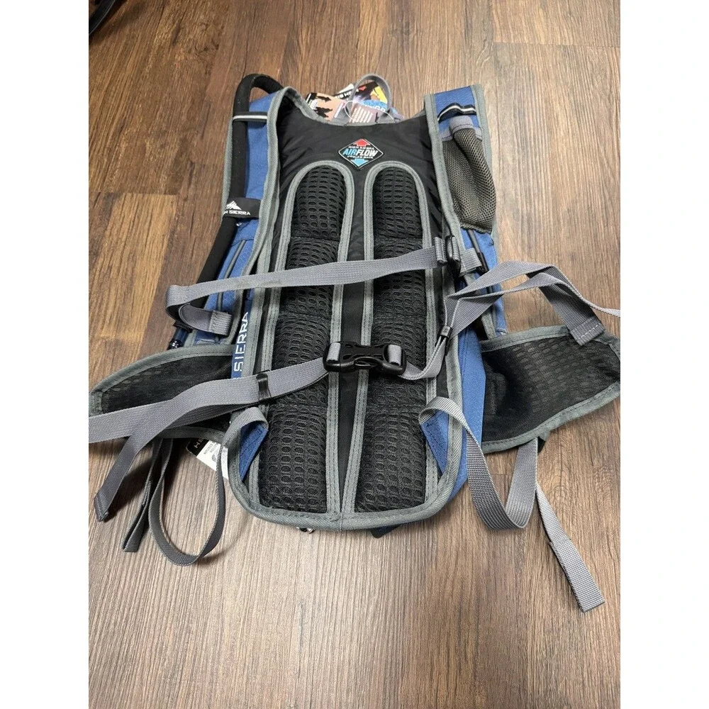 NWT High Sierra Expandable Hydration Pack AirFlow Cooled Back Outdoor Hiking